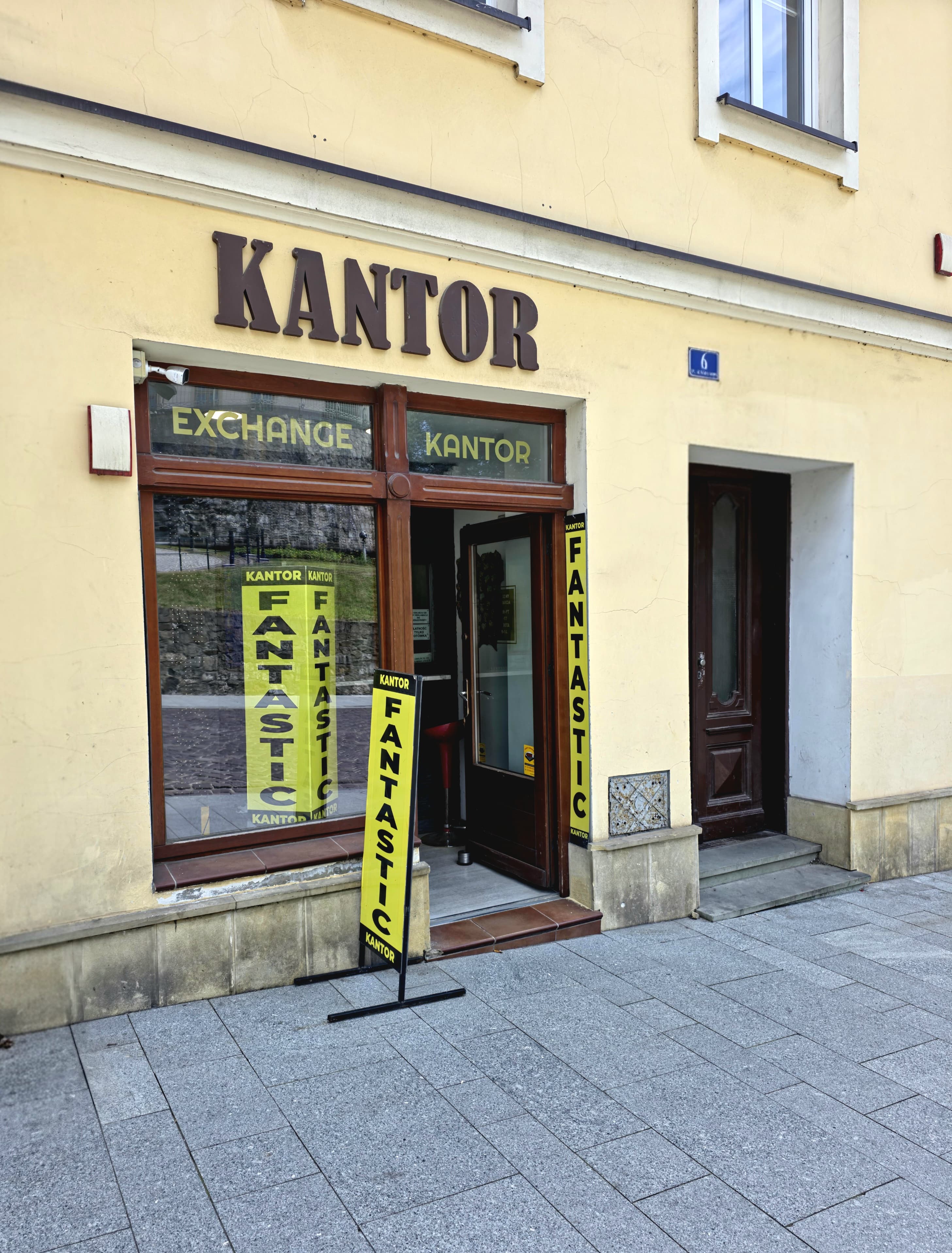 Kantor Fantastic Cieszyn — wejście do kantoru wymiany walut